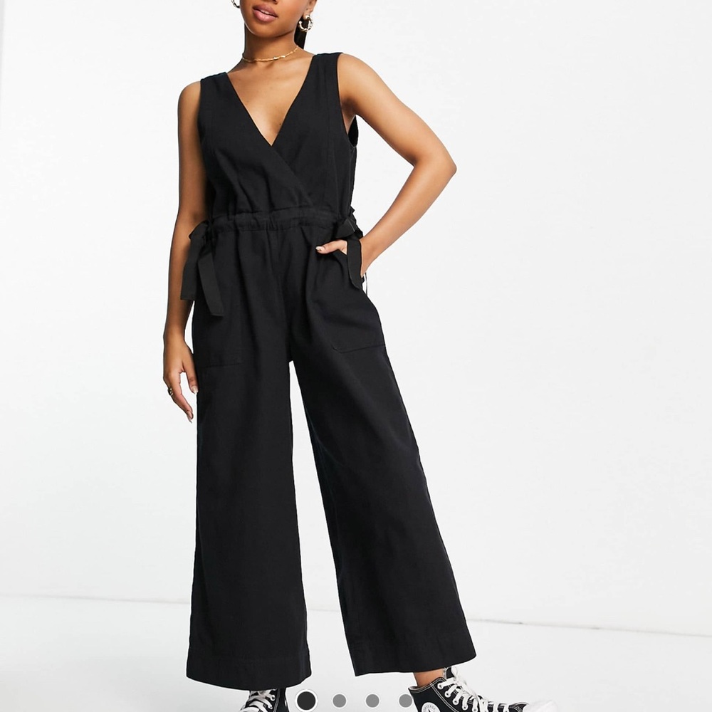 NEW ASOS Design twill sleeveless channel tie waist jumpsuit in black